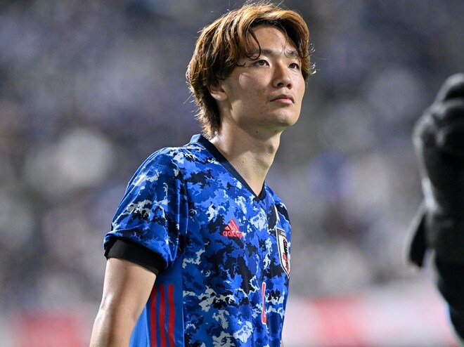 「頼む。間に合え」ボルシア・メンヘングラードバッハDF板倉滉がグラウンドに出た姿にファンが喜びの声! 「もしかしてW杯スタメンあるのか」など、 現地ドイツファンも期待の画像