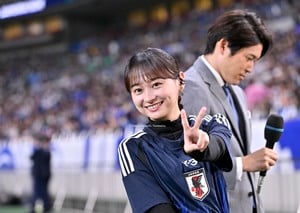 「尊い」「めちゃかわ」クロミ影山優佳＆コウモリ内田篤人氏のハロウィン仮装共演ショットにファン歓喜！ 約1年ぶりの番組出演に「見ててうれしくなる」などの声の画像