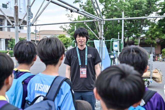 【J1川崎を取材して感じた「育てる力と心」とは(15)】森谷賢太郎スタッフがクラブにもたらす有形無形のつながりとは。投げかけた質問への「そうでしたっけ……」の答えで気づかされた存在感の画像010
