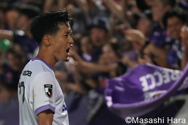 広島の選手として｢初ゴールを決めた｣30歳！手術後の復帰戦で｢ゴールを創出した｣19歳！今シーズン｢最多ゴールで目指す！」超ぶちあつの夏【横浜FCvsサンフレッチェ広島】激闘PHOTOギャラリーの画像008