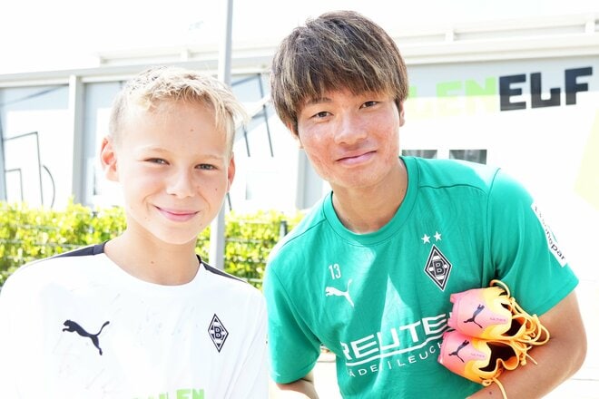 福田師王のドイツ奮闘記｢Tor！ゴール｣連載(6)中編　｢子どもたちと接するのは大好き｣新天地で奮闘する福田師王が語る日本代表DFイベント参加と｢ビックリしました｣個人トレ、指導後は｢パッと足が出る感じ｣にの画像