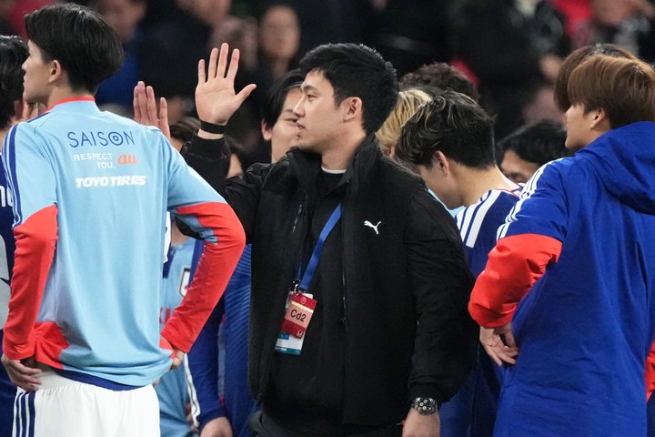 長友佑都｢不在｣の影響は？鈴木彩艶の｢安定感｣と、守田英正・遠藤航らのサバイバルから見えた｢W杯登録26人｣【完全アウェイで連勝！サッカー日本代表｢英国遠征｣の大激論】(6)