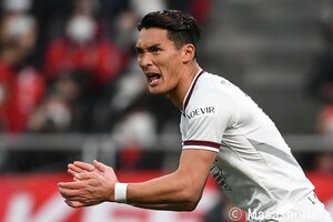 ヴィッセル神戸・槙野智章は｢やはり持っている男｣!!浦和レッズへの｢恩返しゴール｣直後にまさかの転倒!?イニエスタの絶妙クロスで｢同点弾が生まれた理由｣とは?【動画】の画像