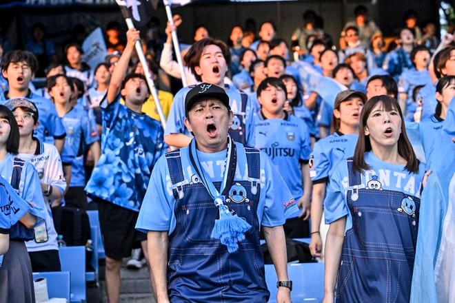 【サポーターアルバム】平日ナイターの試合前から駆け付けた川崎フロンターレのサポーター写真84枚！ 夕日に照らされながらの等々力ショット「川崎フロンターレー横浜FC」の画像012