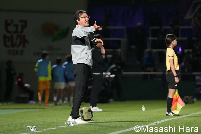 【写真9枚】｢長谷川唯の後継者｣19歳の活躍などで3発逆転も…｢WEリーグの三笘｣美人ドリブラーのクロスから1点返されると防戦一方に！試合を決めた39歳のレジェンドと指揮官の檄！【日テレ・東京ヴェルディベレーザvsサンフレッチェ広島レジーナ】の画像001
