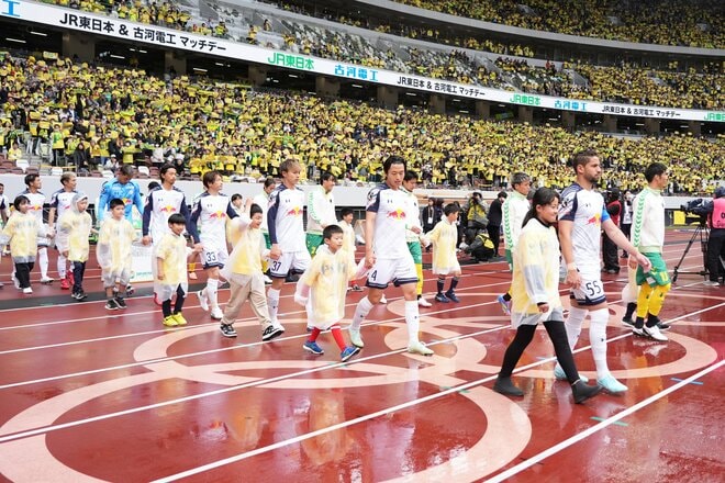 開始5分の背番号10の先制ゴールで幕開け！雨天の国立での1位と3位の上位対決はアウェイチームに軍配【ジェフユナイテッド千葉vsRB大宮アルディージャ】PHOTOギャラリー27連写の画像001