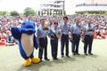 【画像23枚】中村敬斗の警官姿に｢カッコいい｣大歓声！千葉県警｢闇バイト防止｣イベント密着(2)革靴で神技リフティング！悩める中学生へ世界基準のアドバイスもの画像016