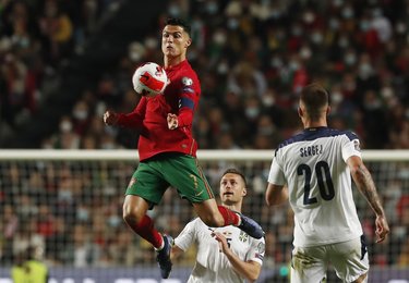 クリスティアーノ ロナウド擁するポルトガル代表 が圧巻 ハイプレス からの速攻で ゴール セルビアとの頂上決戦 ワールドカップ出場権争いの 行方 は 動画 サッカー批評web