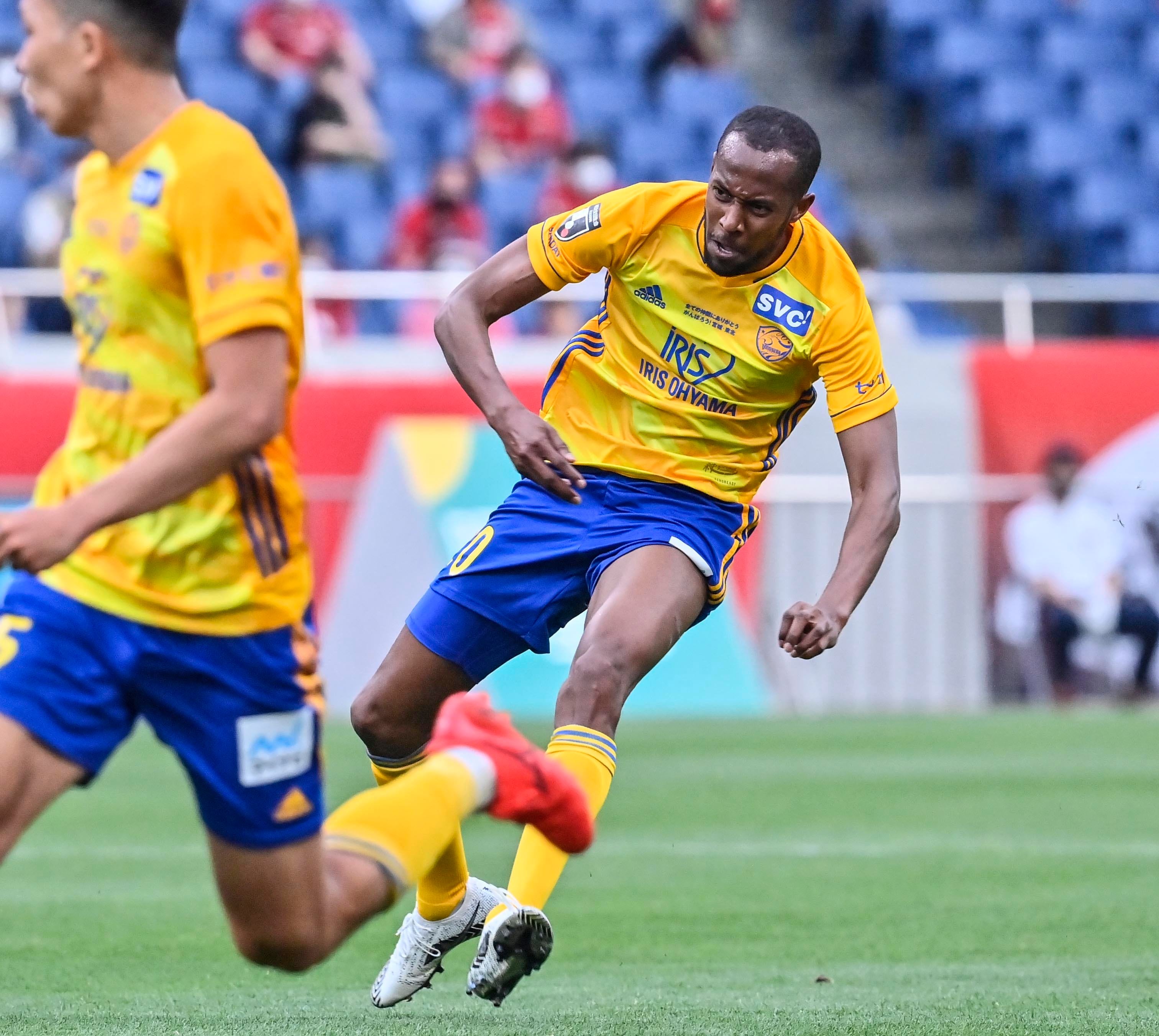 超大混戦j2 4位琉球とドロー 12戦無敗 5位山形には J1級ドリブラー マルティノスが電撃加入の強力追い風 戸塚啓のj2のミカタ 2 概要 Jリーグ 国内 ニュース サッカー批評web