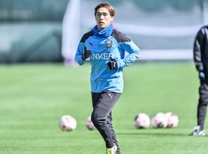 【J1川崎のFW2人の完全合流でチームにもたらすもの(2)】沖縄で絶好調の遠野大弥は「2桁得点と自分の表現を両立したい」……オフは”罪悪感”とともに完全リフレッシュの画像