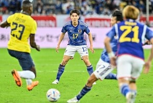 「怪我しないでね！笑」サッカー日本代表MF田中碧の自転車姿にファンから呼びかけ…フォルトゥナ・デュッセルドルフのツイッターも「前見て運転しないと…」と親心の画像