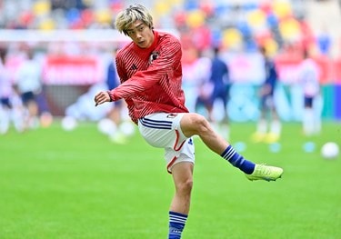 このコーデ買いたい！」サッカー日本代表・伊東純也が披露した