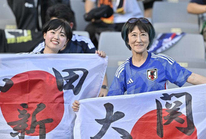 【サポーターアルバム】サッカー日本代表の中国戦完封勝利を支えたサポーター写真63枚！ 韓国・龍仁に駆け付けた現地観客席ショット「日本代表ー中国代表」の画像038