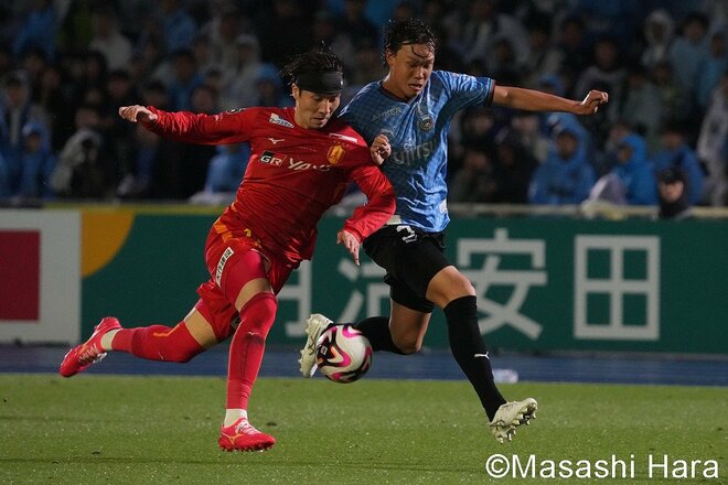 3試合勝利なし、川崎が｢頼れる男｣家長昭博の2ゴールで名古屋を圧倒！PHOTOギャラリー【明治安田J1リーグ 第17節 川崎フロンターレvs名古屋グランパス 2024年6月2日 17:13キックオフ】の画像008