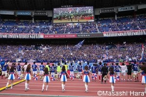 横浜FMの｢ウルトラマンみたい｣な｢一丸ユニ｣が話題！｢なんか変身しそうw｣｢エンブレムがカラータイマーにしか見えん｣の声の画像