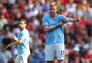 ｢異次元すぎ｣!! ケビン・デ・ブライネの｢股抜きスルーパス｣アシストが話題に! マンチェスター・シティはニューカッスルに苦戦もドローに持ち込む…ベルナルド・シウバの同点弾をお膳立てした｢驚異のラストパス｣【動画】の画像