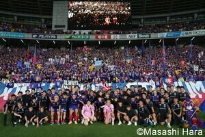 ｢三鷹の綺麗なお姉さんじゃん｣J1・FC東京の“夏用グッズ”を着た29歳女優が話題｢すっかりFC東京の女に｣｢完全サポ化？｣の声の画像