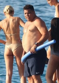 「ほんと陽キャで好き」「ほっこりする」名古屋グランパス・長谷川健太監督のインタビュー中にサンフレッチェ広島・スキッベ監督が乱入! 「なんかやたらフレンドリーなんですよね」の画像