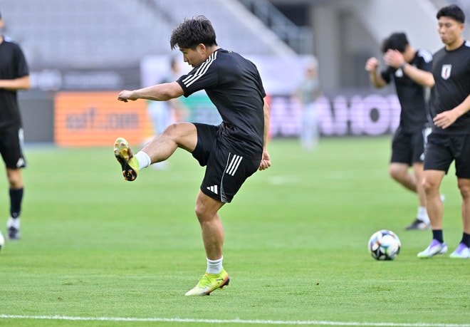 【試合アルバム】川崎フロンターレFW山田新の代表デビュー48枚の試合写真！ 韓国・龍仁で日本代表ユニフォームを着用したプレー写真「日本代表ー香港代表」の画像030