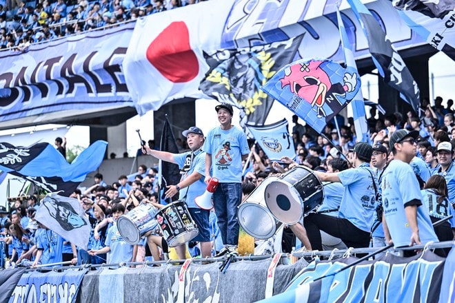 【サポーターアルバム】等々力連勝をアシストした「川崎フロンターレの試合前のサポーター写真83枚」! 2万2070人が駆け付け圧巻の応援見せた「川崎フロンターレーセレッソ大阪」の画像