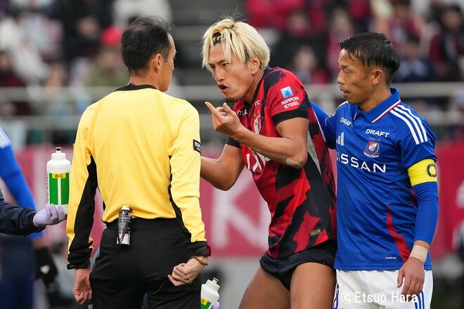 常勝軍団を復活させた2人！抱き合った新旧の指揮官！最後まで戦い続けた優磨！観客席を赤く染めたサポーターたち！茨城県はJ1、J2同時優勝！【鹿島アントラーズvs横浜Ｆ･マリノス】原悦生PHOTOギャラリーの画像007