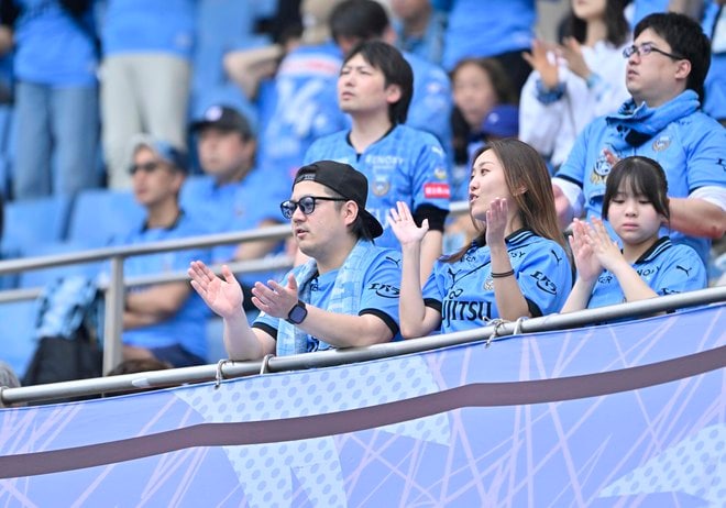 【サポーターアルバム(3)】G大阪戦での観客席＆入場時の川崎フロンターレのサポーター写真77枚！選手と手をつないだ子どもたちなど現地写真「川崎フロンターレーガンバ大阪(3)」の画像047