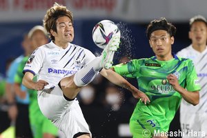 PHOTOギャラリー「ピッチの焦点」【明治安田Ｊ１リーグ　第１９節　湘南ベルマーレｖｓガンバ大阪　２０２１年６月２日　１９：０３キックオフ】の画像