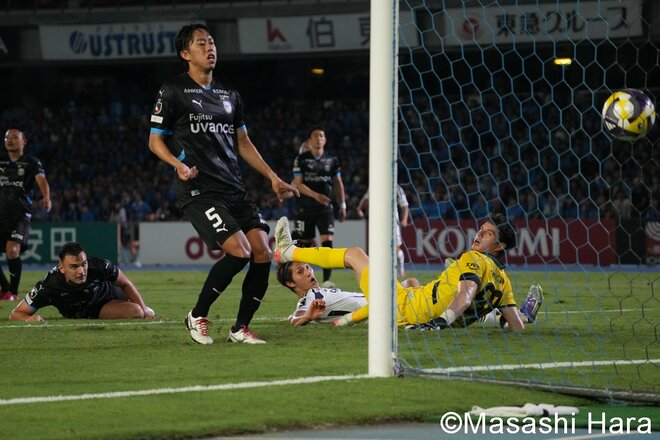 リーグ戦｢9戦負けなし｣町田が川崎と激突、壮絶な撃ち合いに｢終止符を打った｣川崎エースと町田キャプテン、この日｢一番の町田コール｣に涙したのは【川崎フロンターレvsFC町田ゼルビア】激闘PHOTOギャラリーの画像006