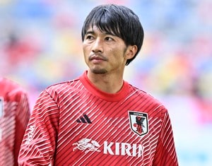 「推しへの課金は惜しまない‼︎」7年ぶり鹿島復帰の柴崎岳の「GAKU」「20」記念グッズ＆ユニフォームが早くも大反響！「グッズ売り上げだけでもエグいんだろうな」の声の画像