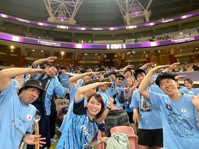 【J1川崎のスタジアムMC小森すみ恵の「ACLEサウジアラビア遠征体験記」(3)】歓喜の準決勝で見た「美しさすら感じる光景」。一生忘れられないジェッダでの「バンザイ三唱」の体験も!の画像