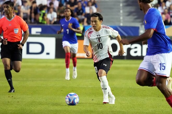 パリオリンピック男子サッカー日本代表「激闘の記録」PHOTOギャラリー26枚　親善試合フランス戦　銀メダルに輝いた開催国フランス相手にキャプテン藤田譲瑠チマがゴール！　攻め込まれるも価値ある引き分けの画像003
