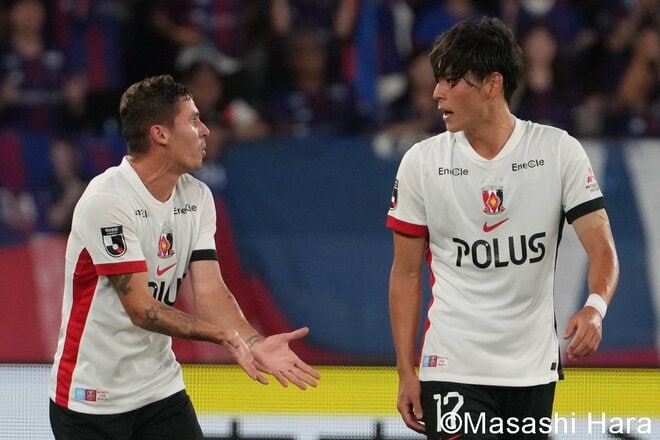 元浦和ロンゲ助っ人が｢イメチェン先発」、元千葉ヒーローが｢ワントップ起用｣、試合後のブラボー長友｢ガッツポーズ｣とスコルジャ監督の｢言葉｣【FC東京vs浦和レッズ】激闘PHOTOギャラリーの画像003