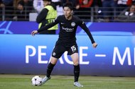 親友の亡き母に捧ぐ…欧州チャンピオンズリーグ初得点の「鎌田大地のゴールパフォーマンス」の意味が判明! 左手を胸に置き、右手で天を指差したワケの画像