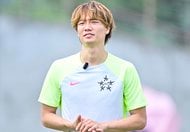 「かっこいい!!」Jリーグの2024年公式球に反応続々！「ピンク可愛くて好き」「新鮮味出るからいいよね︎」などの声が上がるの画像