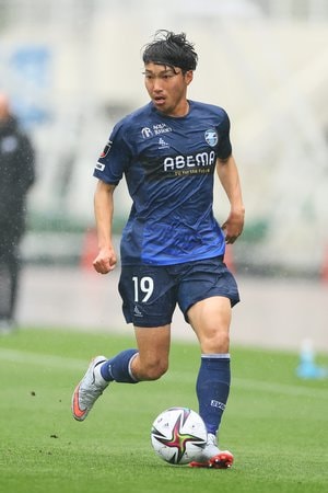 「ゲームみたいなFK」がJリーグで炸裂!町田MFの「理不尽すぎるブレ球ゴール」が大きな話題に【動画】の画像