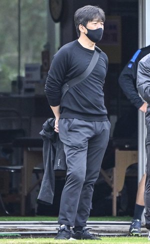 「聞く事いっぱいあったけど」福西崇史氏が日本代表・名波浩コーチらとの3ショット公開！「代表コーチおめでとう」と祝福の気持ちも綴るの画像