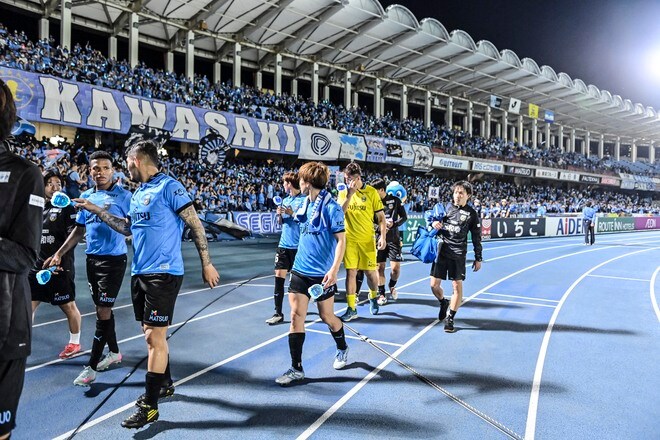 【サポーターアルバム】水曜開催の横浜FC戦に2万人が駆け付けた川崎フロンターレのサポーター写真47枚！ 勝利後の笑顔ショット「川崎フロンターレー横浜FC」の画像045