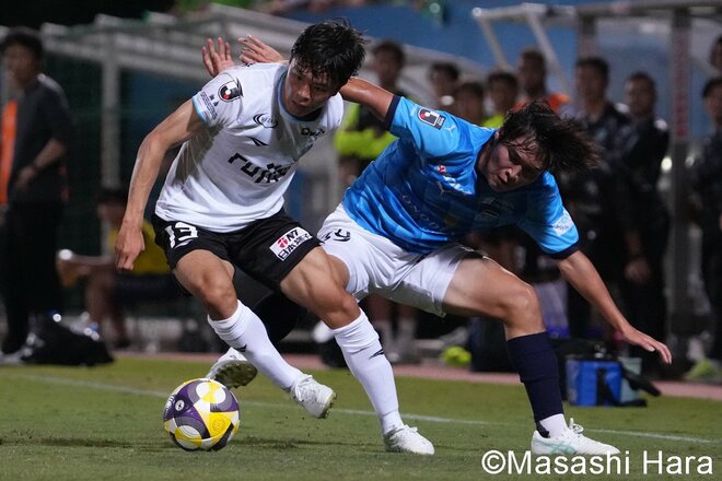 18位と19位の裏天王山！勝負を決めたJリーグ9月デビューの｢打ってよし投げてよし｣21歳大学生、最後まで｢共に戦う覚悟を示した｣緑と青の勇者たち【横浜FCvs湘南ベルマーレ】激闘PHOTOギャラリーの画像006