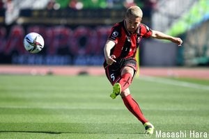 「相手チームに希望なし」コンサドーレ札幌の「FK名手」が魅せたドンピシャアシストで「今季初勝利」に貢献!完璧すぎる「左足の一振り」とは?【動画】の画像