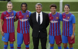 補強でも敗れたバルセロナが迎えるリベンジの夏(1)　A・マドリード優勝をアシストした「お粗末」な移籍の画像