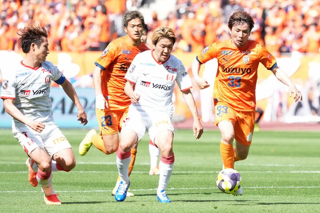 2連敗の｢19位｣名古屋と3連勝の｢5位｣清水が大舞台で激突、元サッカー日本代表が火花を散らした｢東海ダービー｣の意外な勝者と期待の新星【清水エスパルスvs名古屋グランパス】PHOTOギャラリー激闘25連写の画像008