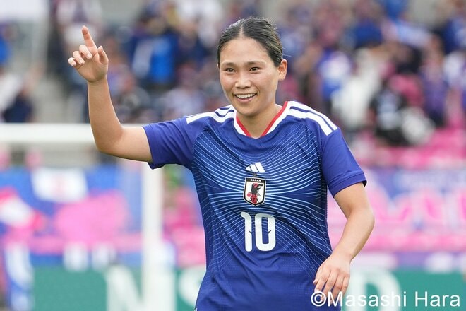 新生なでしこ初陣は谷川萌々子の｢衝撃ゴラッソ｣等で5ｰ0圧勝！新体制でも｢チームの心臓｣は14番と10番！内田篤人ら｢レジェンド2人｣も入閣【日本女子代表vs南アフリカ女子代表】現地撮の画像011