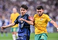 「桔平さまステキすぎる」埼玉スタジアムでの俳優・椎名桔平の日本代表観戦“カメラ目線”ショットが話題！「シブい！カッコいい」「メガネお帽子…とてもお似合い」の声の画像