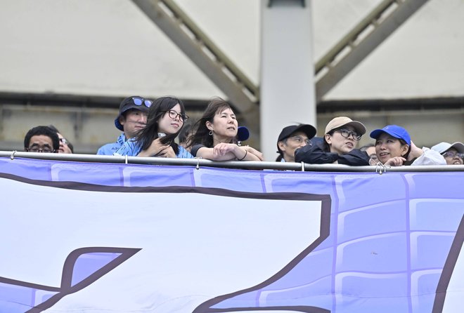 【サポーターアルバム】完封勝利後に笑顔＆万歳見せた「川崎フロンターレの試合後のサポーター写真83枚」！ ホーム連勝を熱狂的サポート「川崎フロンターレーセレッソ大阪」の画像018