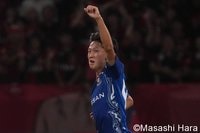 ｢怪物だ｣｢国宝かもしれん｣横浜FM16歳の超新星、代表守護神を破る圧巻ダイレクトボレー弾！デビュー3戦2発目の衝撃弾に｢本物過ぎるやろ｣｢才能の大きさに鳥肌」