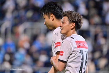 写真 小林悠と長谷川竜也 2点目コンビ が魅せた かわいすぎる 仲良しすぎる仕草 Jリーグ 国内 批評 サッカー批評web