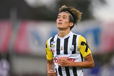 サッカー日本代表で見てみたい 中村敬斗が3戦連続ゴール オーストリアで 爆発してる 開幕から負けなしキープの 冷静沈着ゴール 動画 サッカー批評web