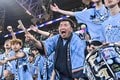【サポーターアルバム】ACLE決勝で敗退した川崎サポーターの涙の姿……試合後、現地で感情を爆発させたサポーター写真51枚「アル・アハリー川崎フロンターレ」の画像043