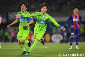 PHOTOギャラリー「ピッチの焦点」【ＪリーグＹＢＣルヴァンカップ　グループステージ　第4節　湘南ベルマーレｖｓＦＣ東京　２０２２年４月１３日　１９：０３キックオフ】の画像