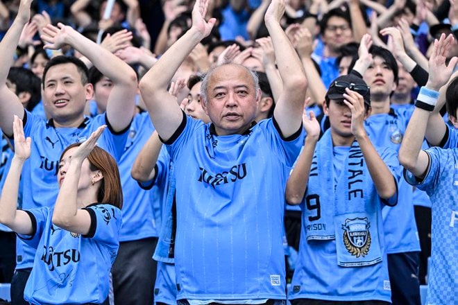 【サポーターアルバム】完封勝利後に笑顔＆万歳見せた「川崎フロンターレの試合後のサポーター写真83枚」！ ホーム連勝を熱狂的サポート「川崎フロンターレーセレッソ大阪」の画像033